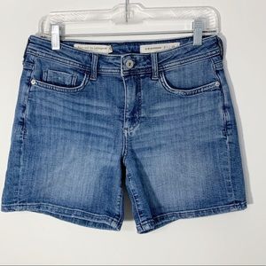 Pilcro and the Letterpress Slim Boyfriend 5 1/2” Inseam Shorts Sz 26